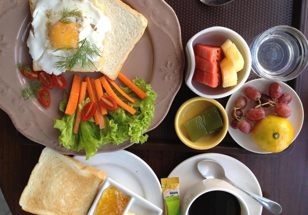 Baan Dinso Hostel@Ratchadamnoen Bangkok Bagian luar foto