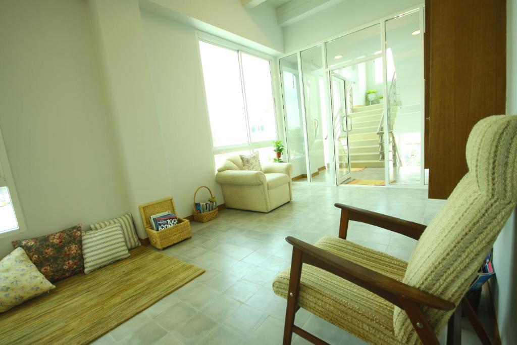 Baan Dinso Hostel@Ratchadamnoen Bangkok Bagian luar foto