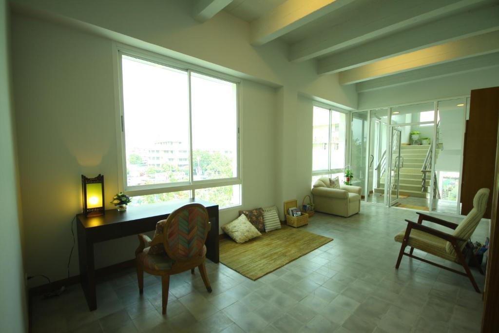 Baan Dinso Hostel@Ratchadamnoen Bangkok Bagian luar foto