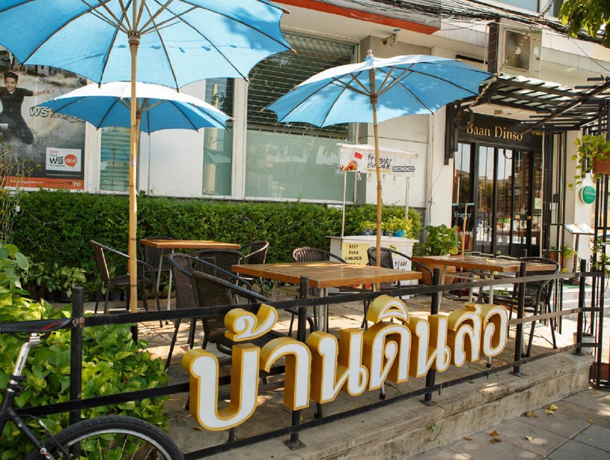 Baan Dinso Hostel@Ratchadamnoen Bangkok Bagian luar foto