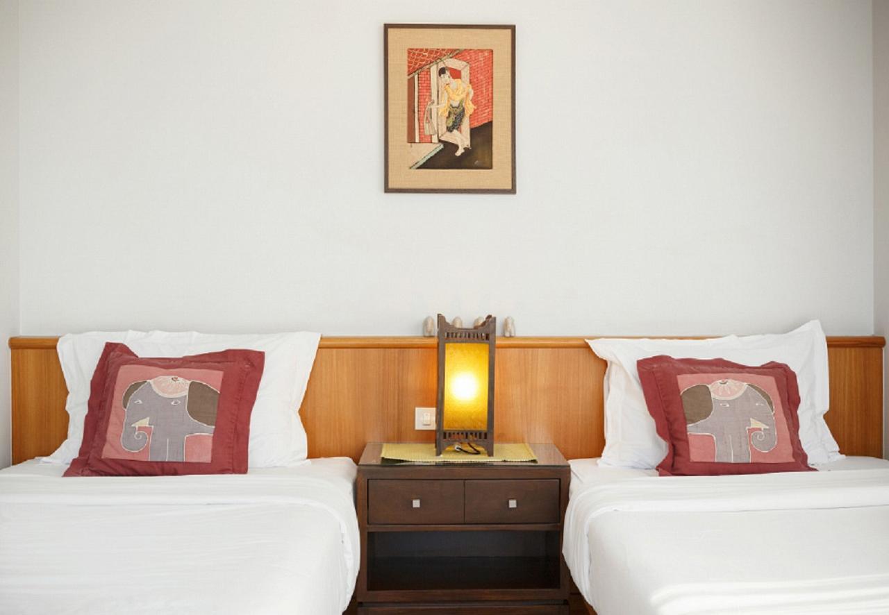 Baan Dinso Hostel@Ratchadamnoen Bangkok Bagian luar foto
