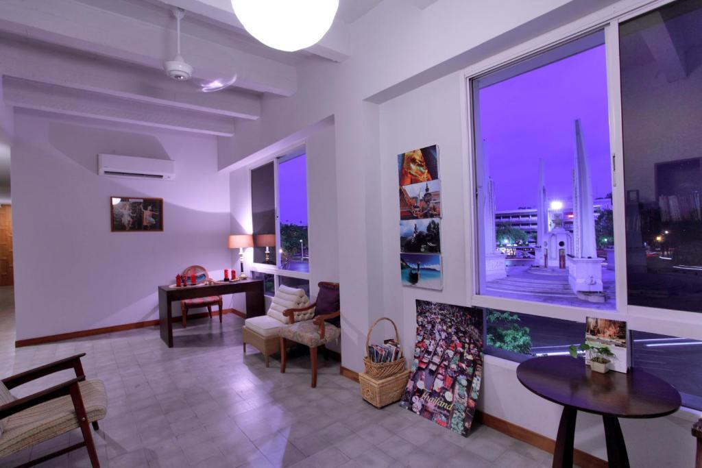 Baan Dinso Hostel@Ratchadamnoen Bangkok Bagian luar foto